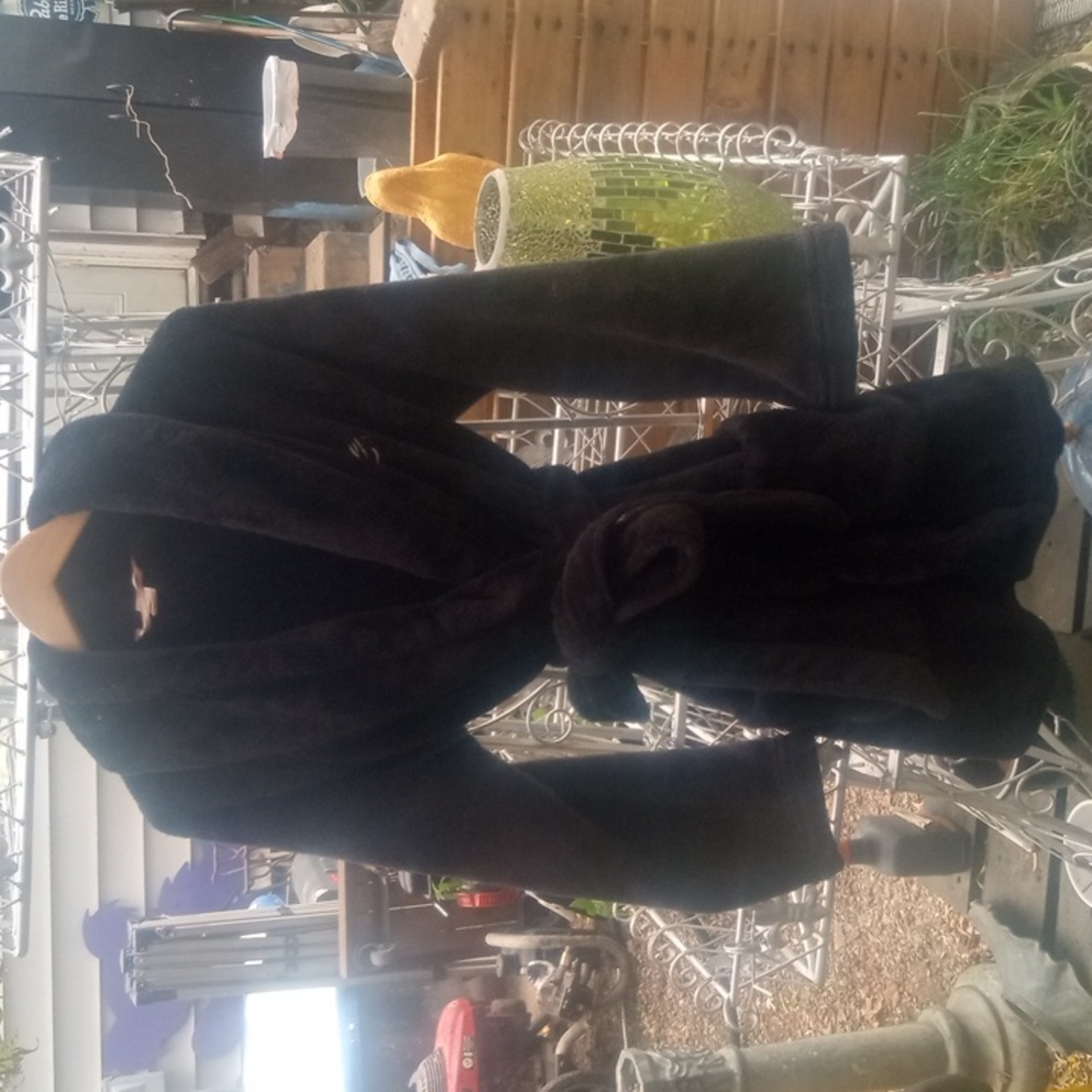 VS BLACK FLEECE SHORT ROBE
